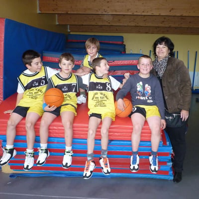 Les Poussins du B.B.C.C. et leur coach, Stéphanie HOCHARD